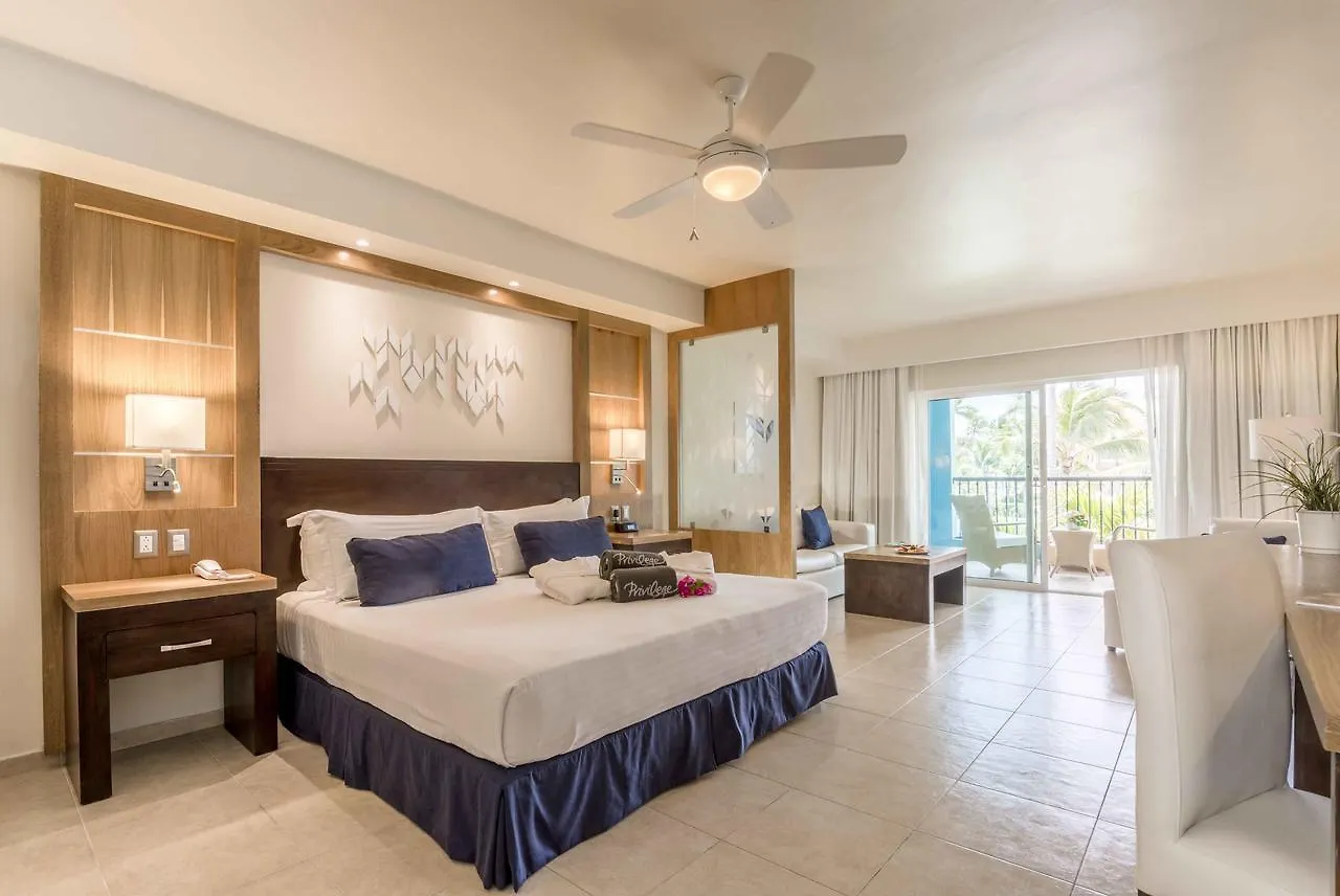 Ocean Blue & Sand Beach Resort Punta Cana