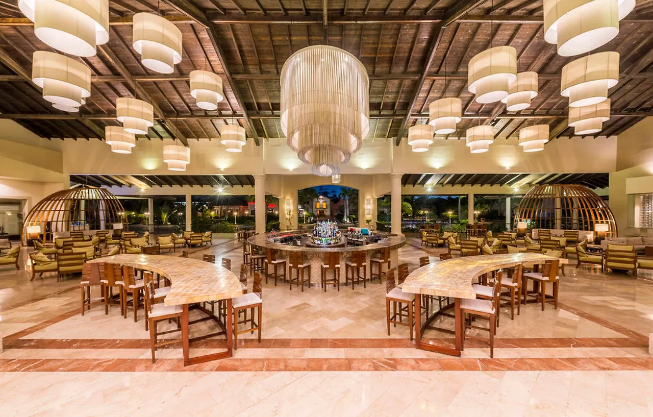 Ocean Blue & Sand Beach Resort Punta Cana 5*,